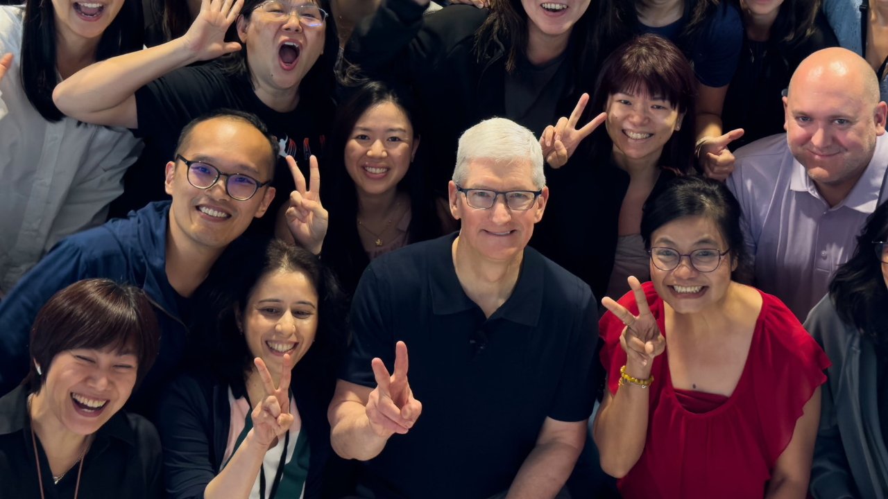 Tim Cook leaves Singapore after week-long Asia tour