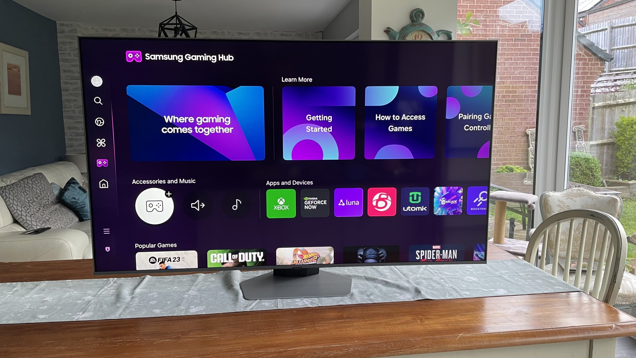 Samsung promises free updates for its TVs for 7 years, fixing one of their biggest issues