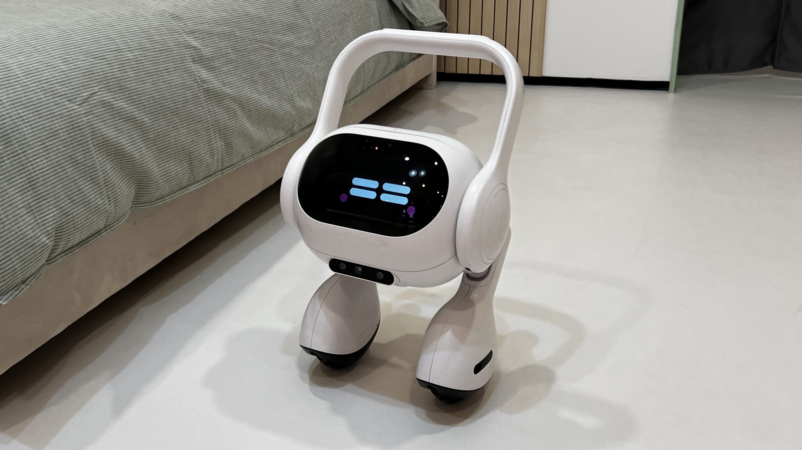 Oh no, I might actually want LG’s infuriatingly adorable AI robot smart home hub