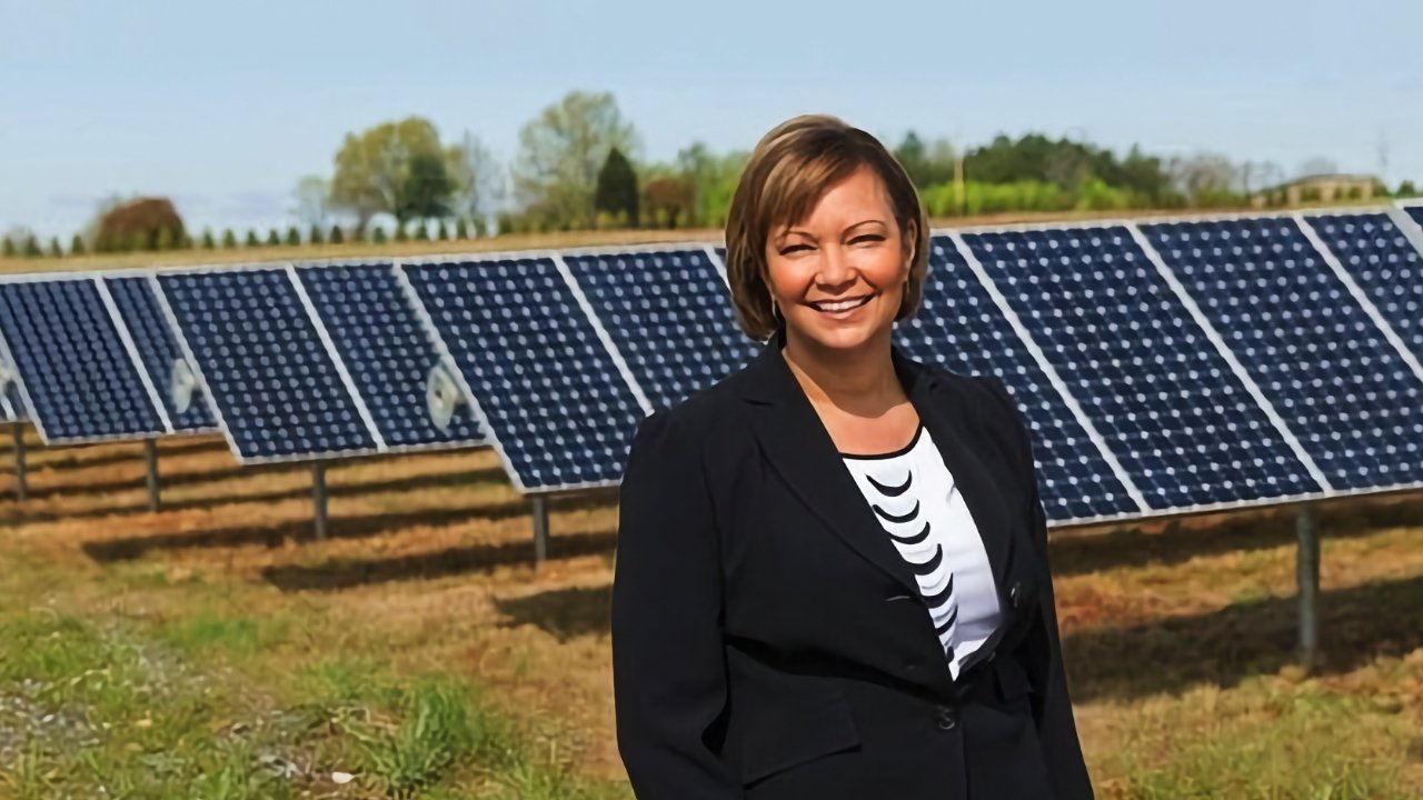 Apple’s Lisa Jackson says environmental regulation is essential