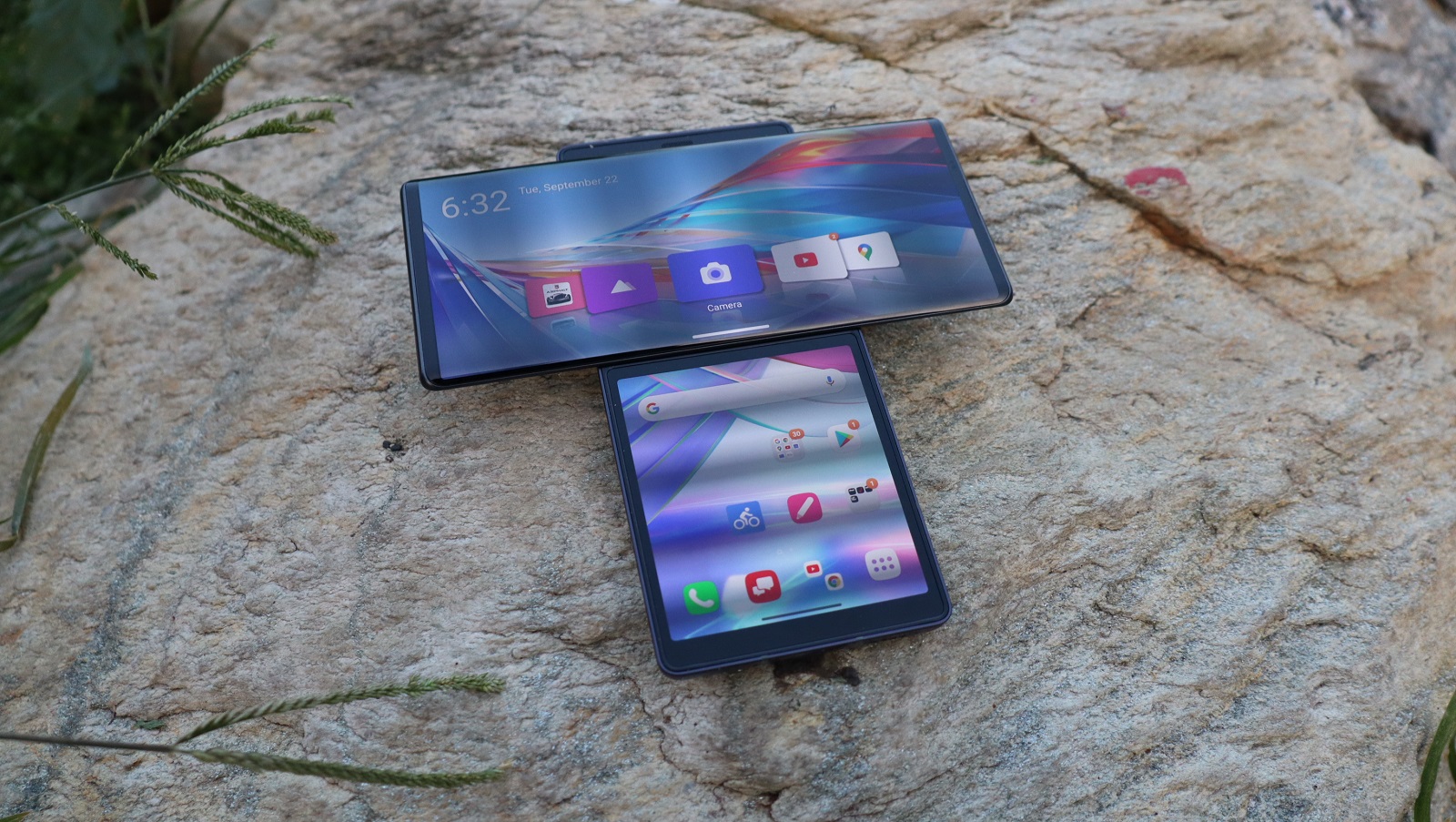 LG’s fabled rollable phone might still happen, as the company patents new and improved rolling OLED tech