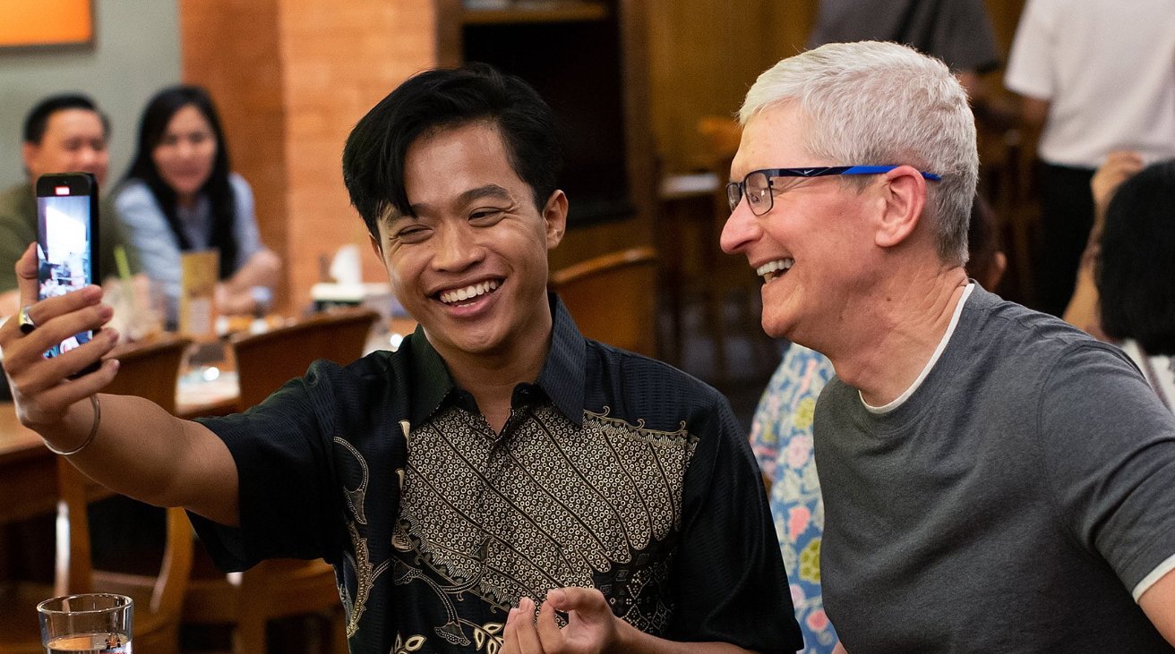 Indonesia wants more than $1 billion from Apple to lift iPhone ban, welcomes Huawei with open arms